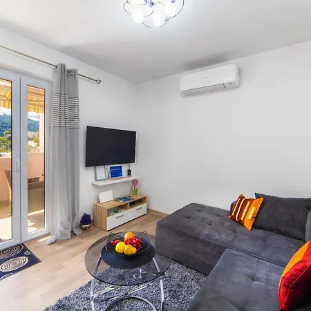 Apartment Karlo Ploce (Dubrovnik-Neretva)